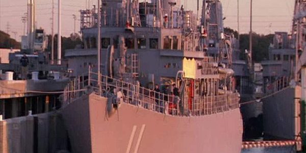 دانلود مستند کشتی‌ های کشتی‌ بَر از مجموعه جابجایی های عظیم