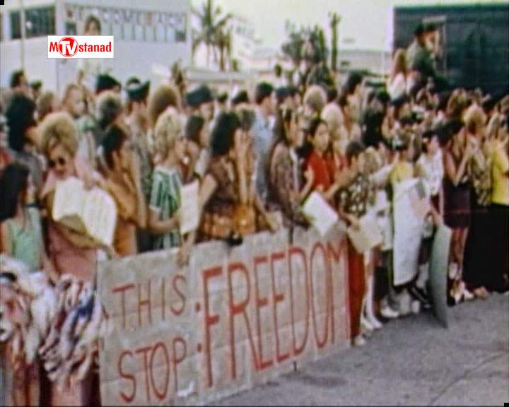 دانلود مستند صلح و افتخار از مجموعه دهه هفتاد؛ دوران بحران