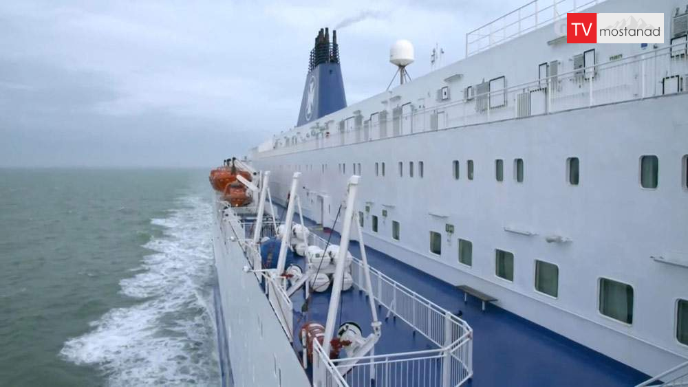 Download the documentary Coal, Boat, Swimmers from the Supercala Travel series dubbed by Manoto Network دانلود مستند ذغال سنگ، قایق، قواصان از مجموعه سفر ابرکالاها با دوبله شبکه منوتو