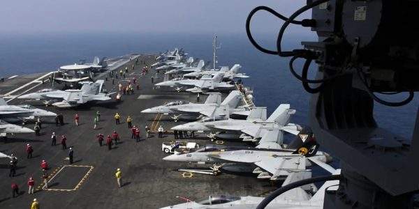 دانلود مستند اسکادران هوایی از مجموعه ناوهای جنگی با دوبله شبکه منوتو