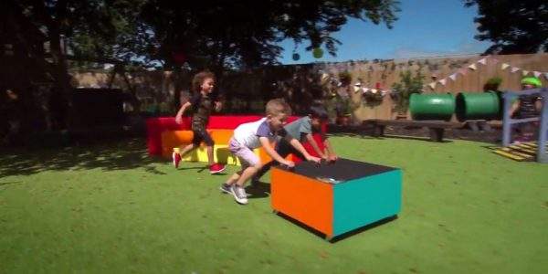 دانلود مستند دنیای کودکان چهار, پنج ساله - 14 از مجموعه دنیای کودکان چهار, پنج ساله با دوبله شبکه منوتو