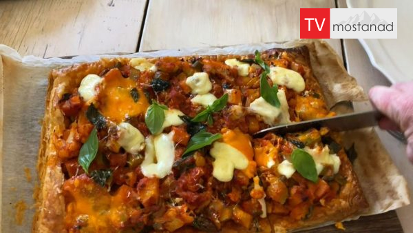 Jamie: Keep Cooking and Carry On – 11 دانلود مستند ترفند های جیمی - 11 از مجموعه ترفند های جیمی با دوبله شبکه منوتو