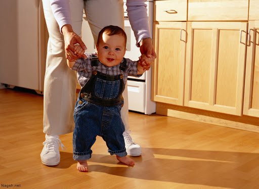 کمک به حفظ تعادل کودکان در هنگام راه رفتن