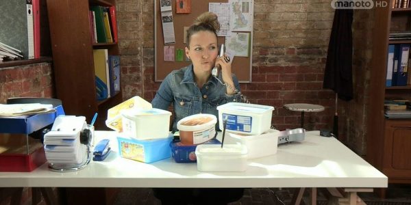 دانلود مستند بستنی و طعم دهنده دودی از مجموعه دنیای ناشناخته خوراکی ها با دوبله شبکه منوتو