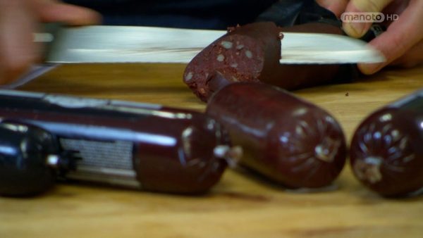 دانلود مستند شیرینی راک، پودینگ سیاه و هندوانه از مجموعه دنیای ناشناخته خوراکی ها با دوبله شبکه منوتو