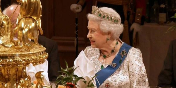دانلود مستند هزینه های پنهان خانواده سلطنتی از مجموعه ویژه برنامه با دوبله شبکه منوتو