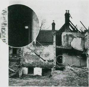 ویرانه‌های خانه جن زده  کشیشان بورلی، پس از آتش سوزی