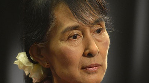 دانلود مستند آنگ سان سو چی: سقوط یک چهره از مجموعه ویژه برنامه با دوبله شبکه من و تو